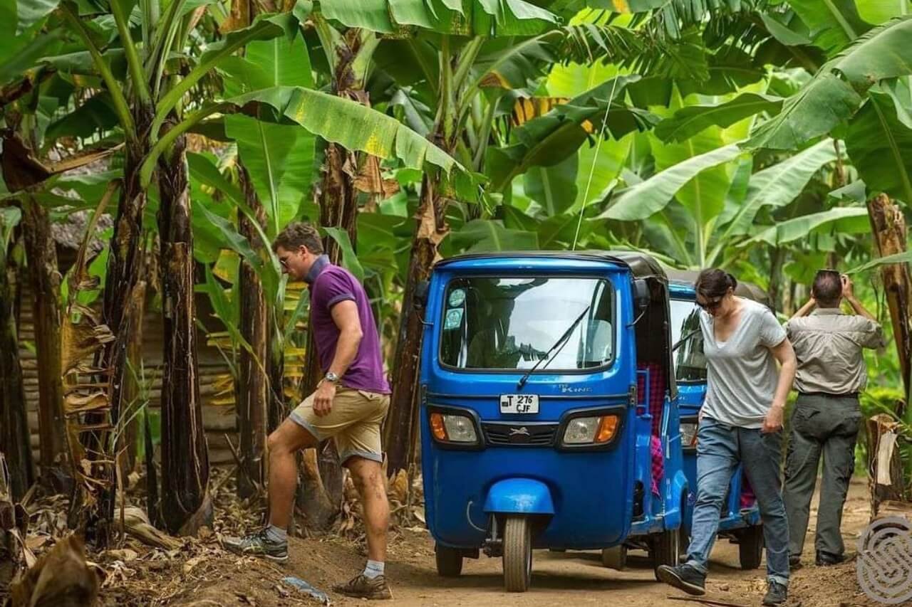 666ae5b7a2dd970e146c6e64_Village Tuk Tuk Ride 3
